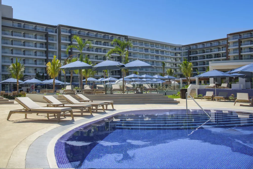 Gallery Royalton Splash Riviera Cancun Resort