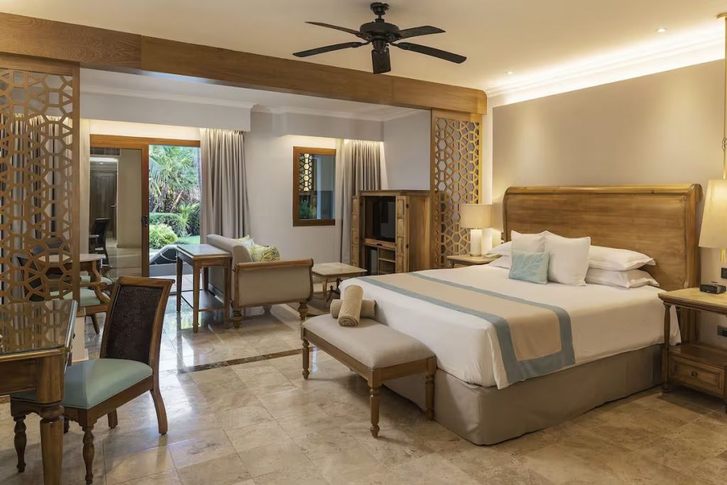 GOLDEN SWIM UP JR SUITE