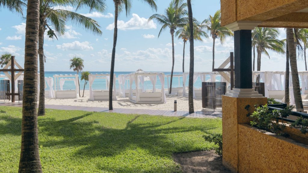 JUNIOR SUITE OCEAN FRONT BEACH ACCESS