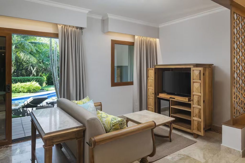 GOLDEN SWIM UP JR SUITE