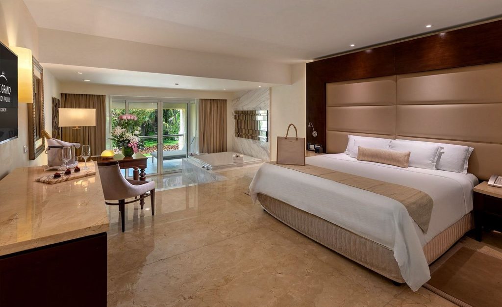 Grand Honeymoon Suite