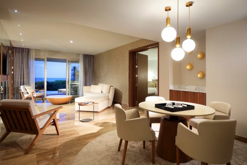 Signature Swim up Beachside Ocean View