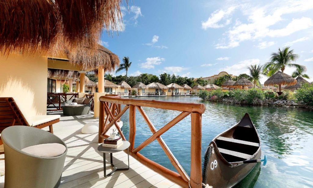 Romance Bungalow by the lake