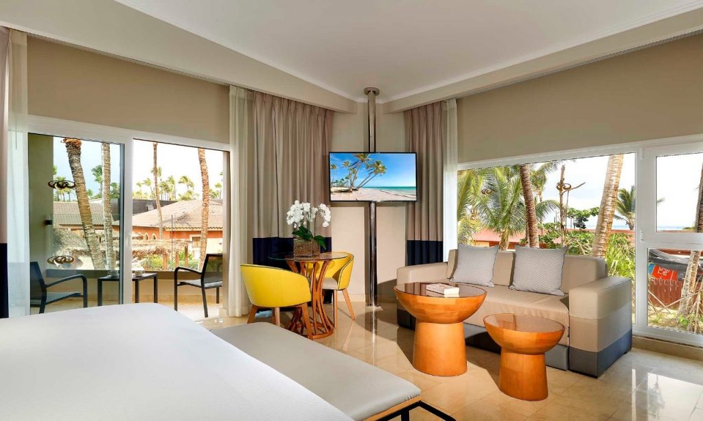 Premium Junior Suite Poolside