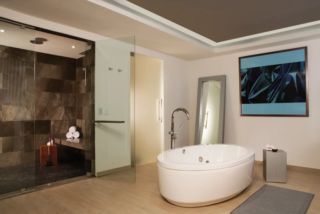 xhale club Presidential Suite Swim Out Ocean Front