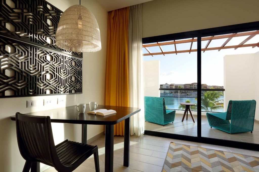 Junior Suite Poolside Ocean View