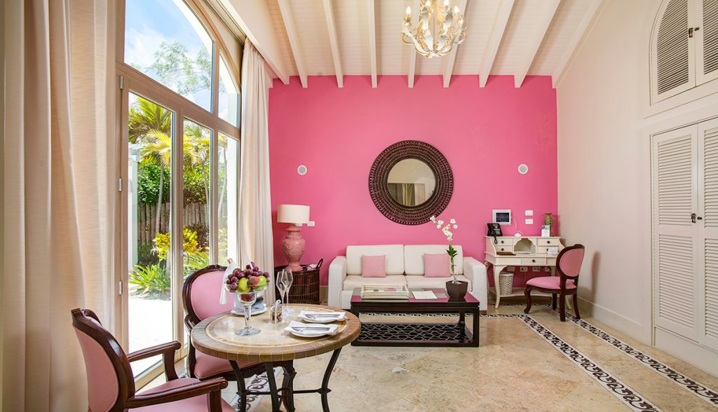 Luxury pool family suites