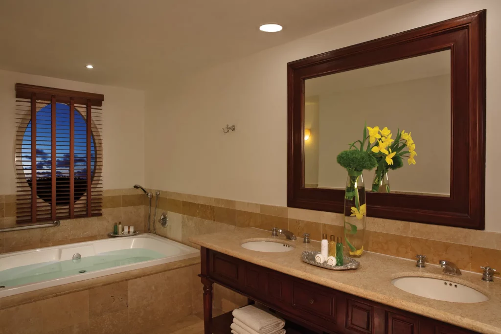 Preferred Club Honeymoon Suite Ocean Front