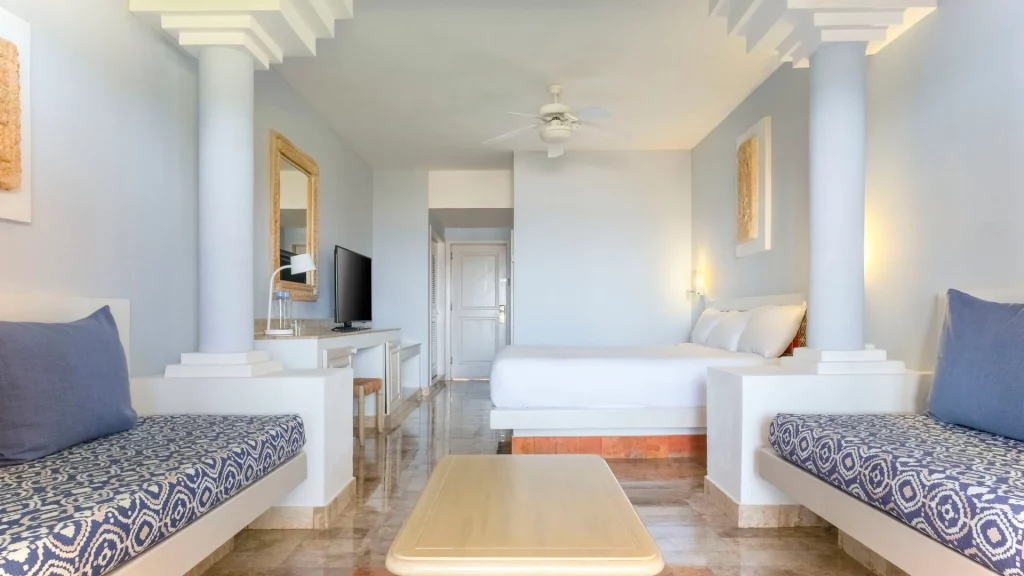 JUNIOR SUITE OCEAN FRONT BEACH ACCESS