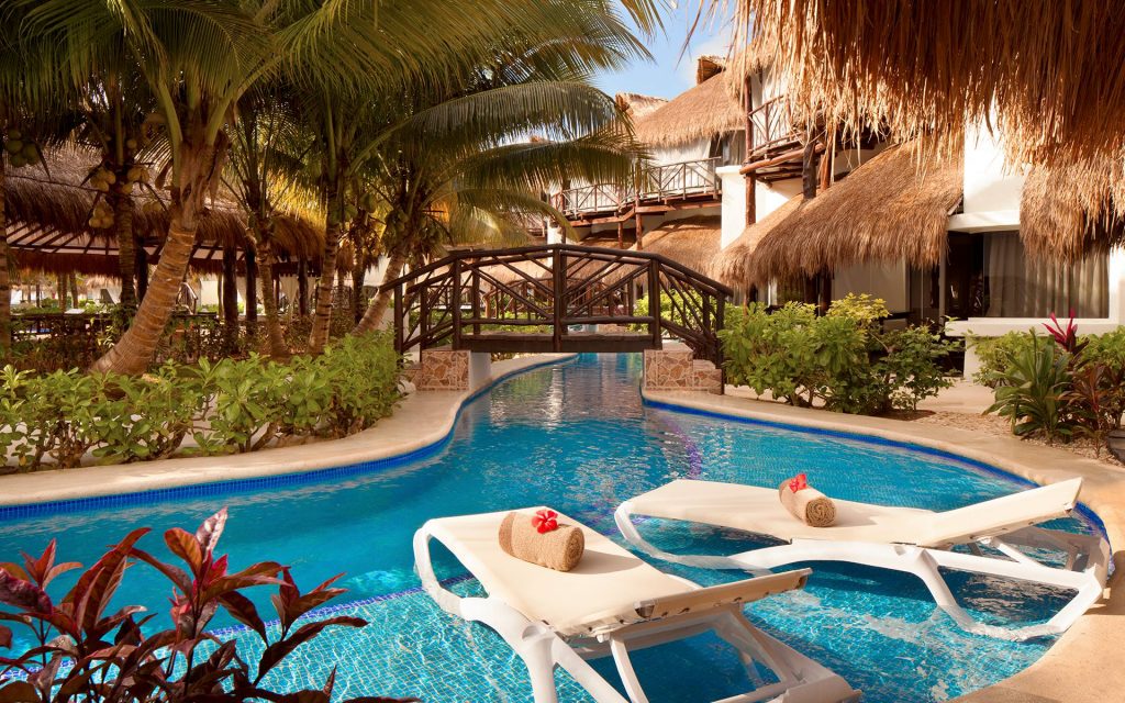 HONEYMOON PRIVATE POOL SWIM UP CASITA SUITE