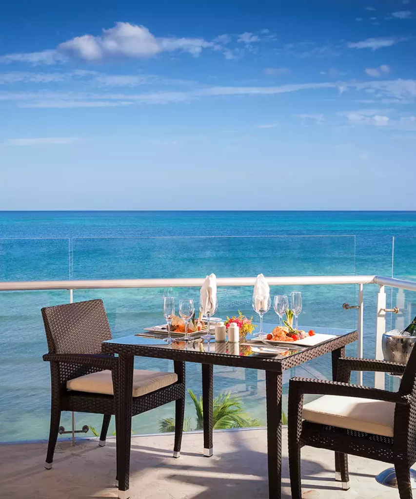 Honeymoon Oceanfront Suite