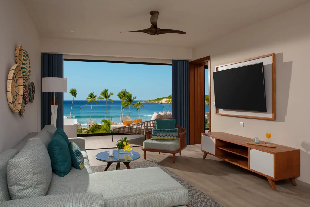 Preferred Club Master Suite Swim Out Ocean Front