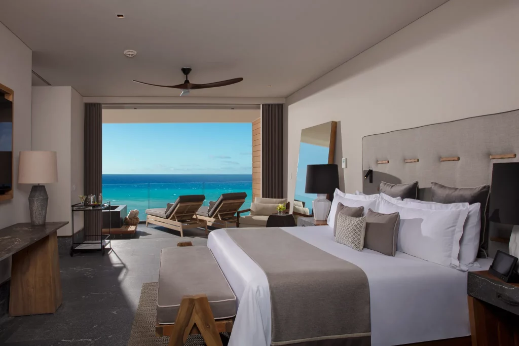 Preferred Club Master Suite Oceanfront
