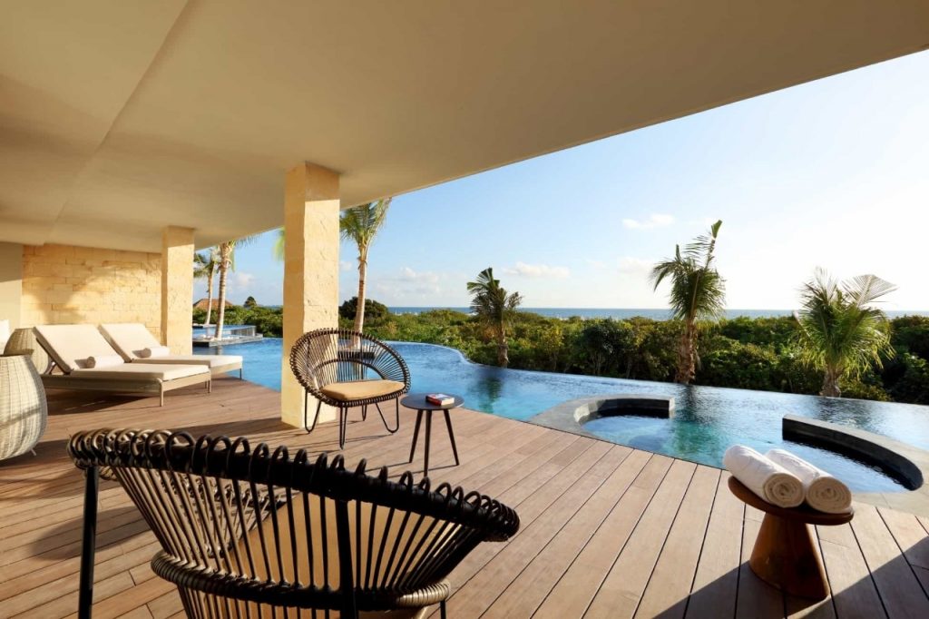 Signature Swim up Beachside Ocean View