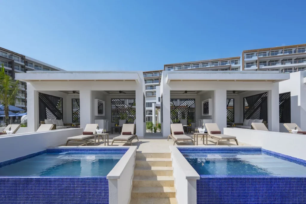 Gallery Royalton Splash Riviera Cancun Resort