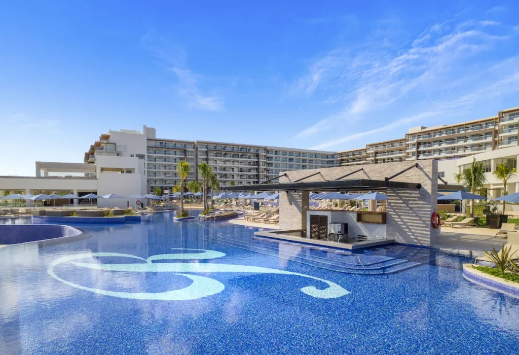 Gallery Royalton Splash Riviera Cancun Resort