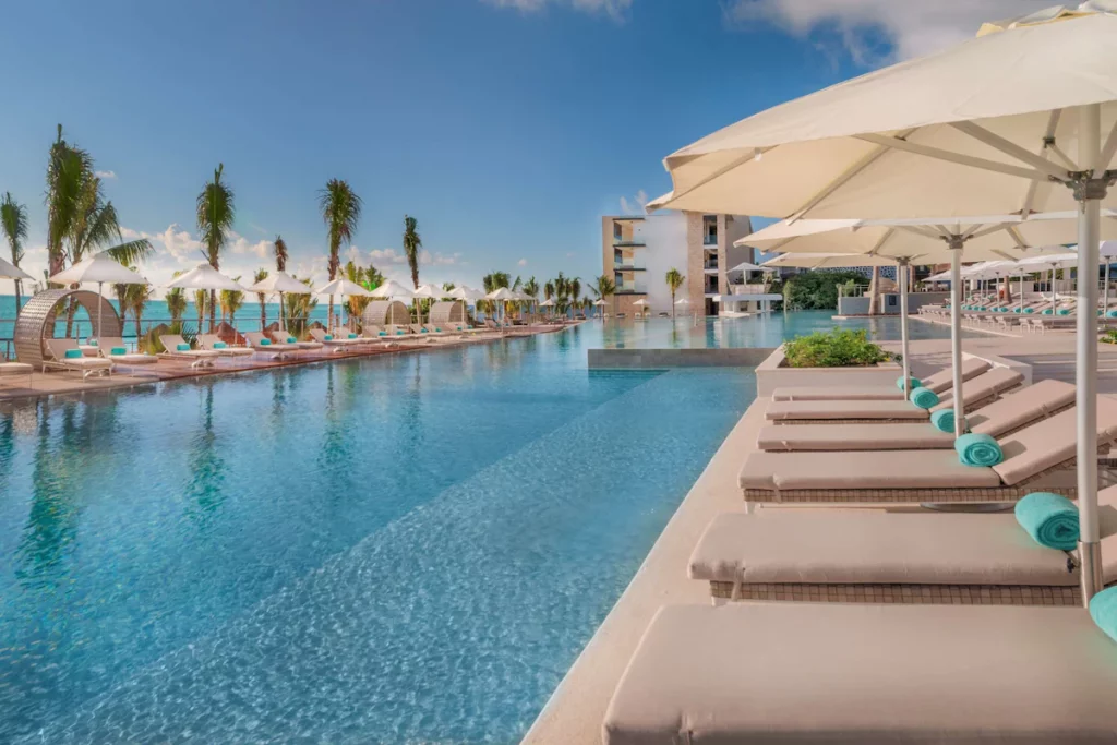 Gallery Haven Riviera Cancun Resort And Spa
