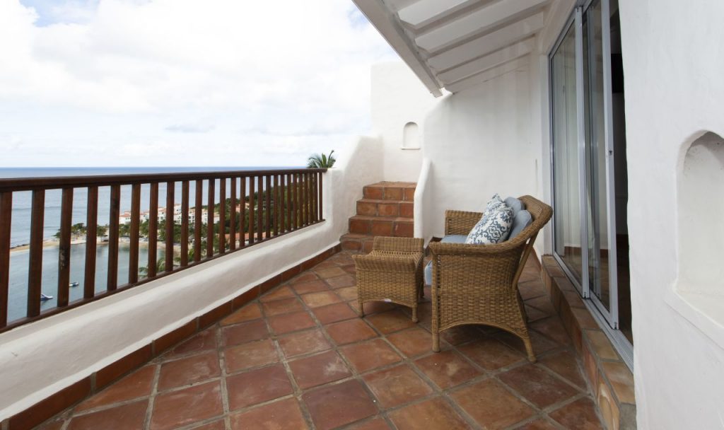 HILLTOP TWO BEDROOM VILLA WITH POOL