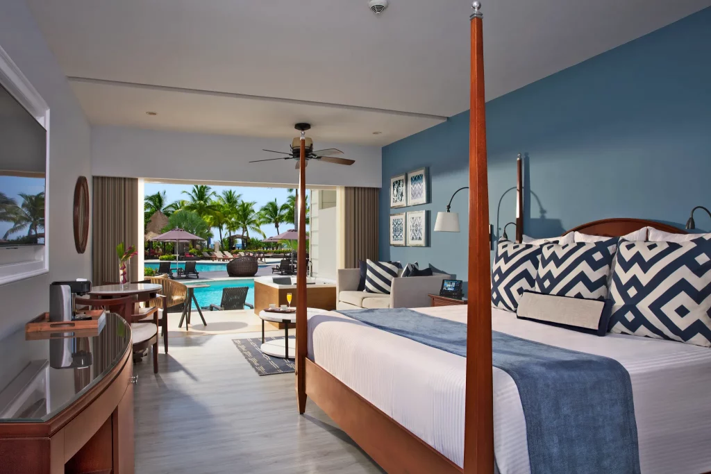 Preferred Club Junior Suite Ocean View Swim Out