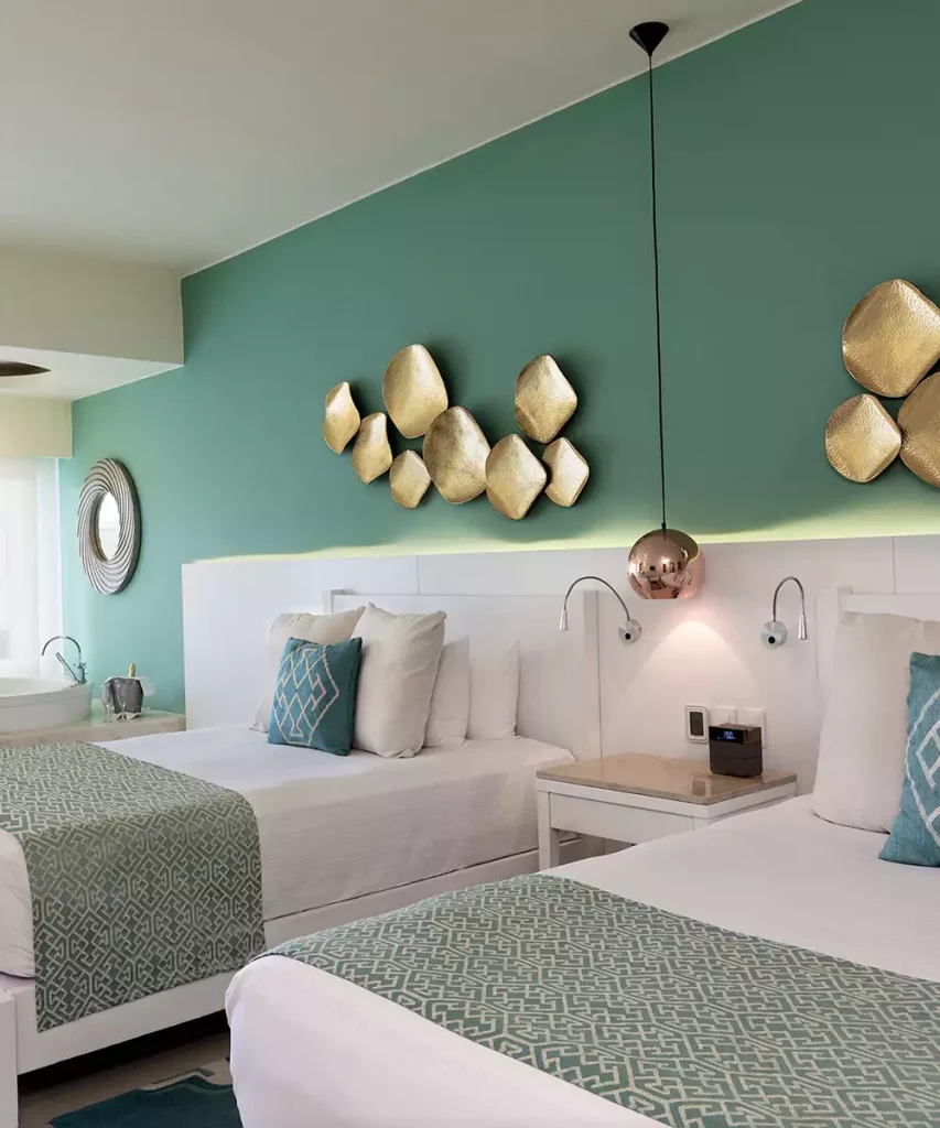 Luxury Walkout Suite