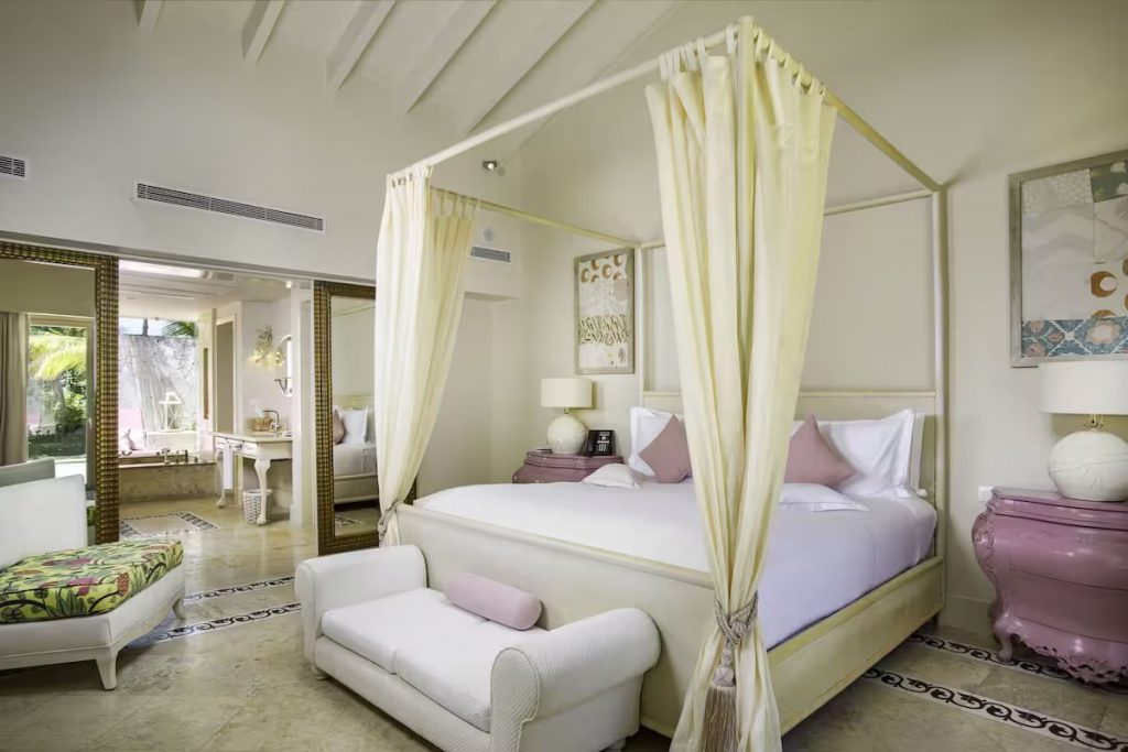 Luxury pool junior suites