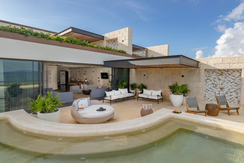 INSPIRA MASTER SUITE OCEANFRONT