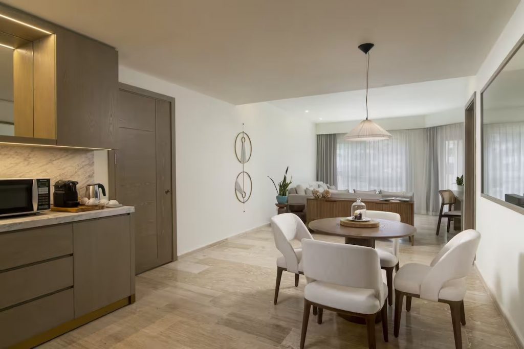 Nikté Two-Bedroom Master Loft Suite Swim-Up