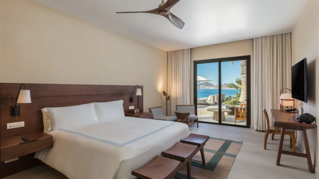 Oceanfront Surfer Residence with Plunge Pool