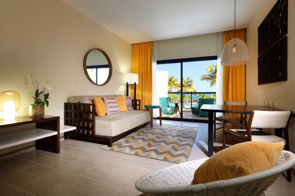 Junior Suite Poolside Ocean View