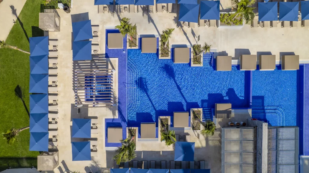 Gallery Royalton Splash Riviera Cancun Resort