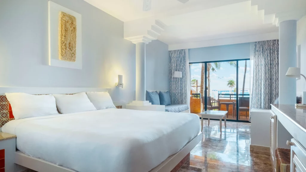 JUNIOR SUITE OCEAN FRONT BEACH ACCESS