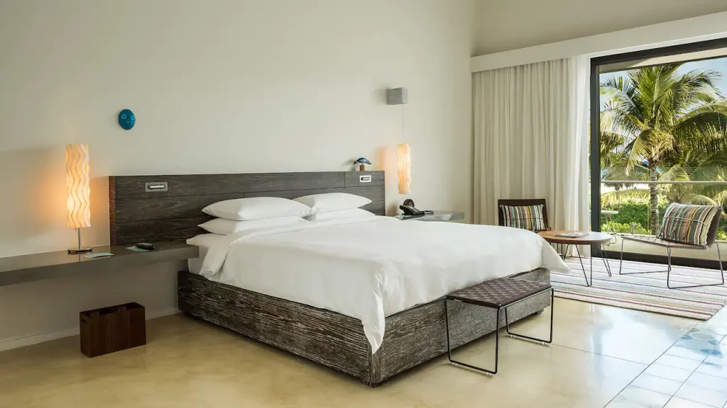 Bi Level Plunge Pool Suite