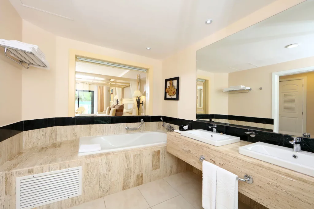 Junior Suite Deluxe Ocean Front