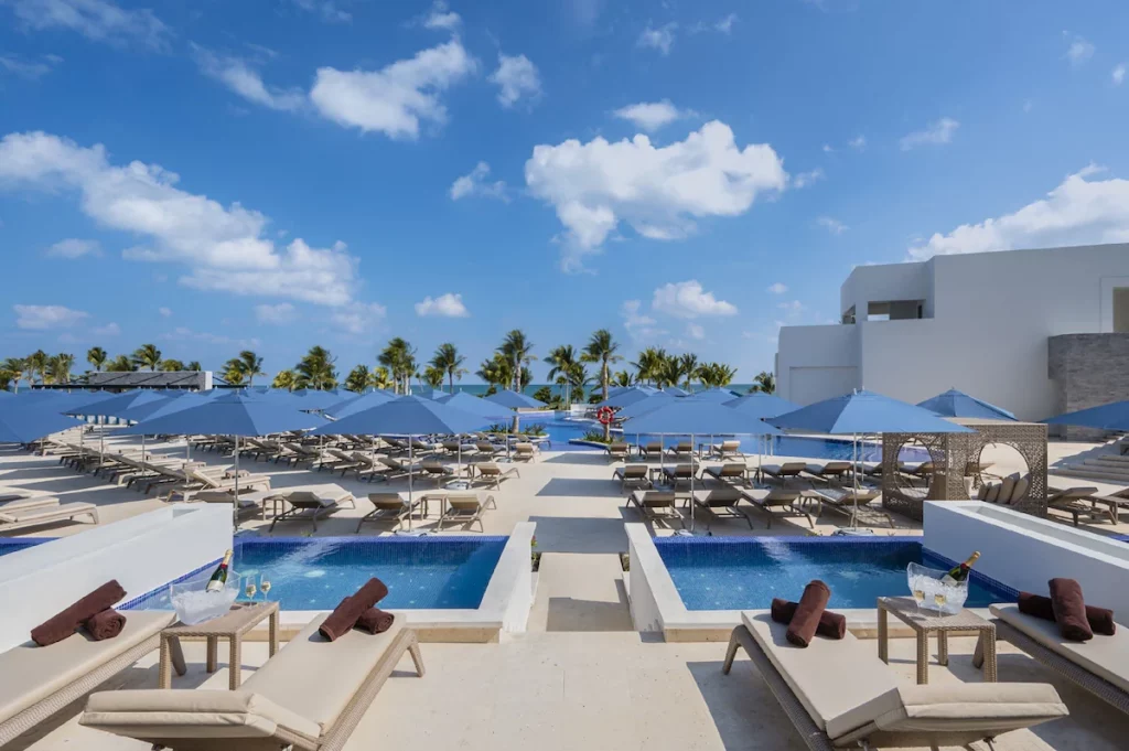Gallery Royalton Splash Riviera Cancun Resort