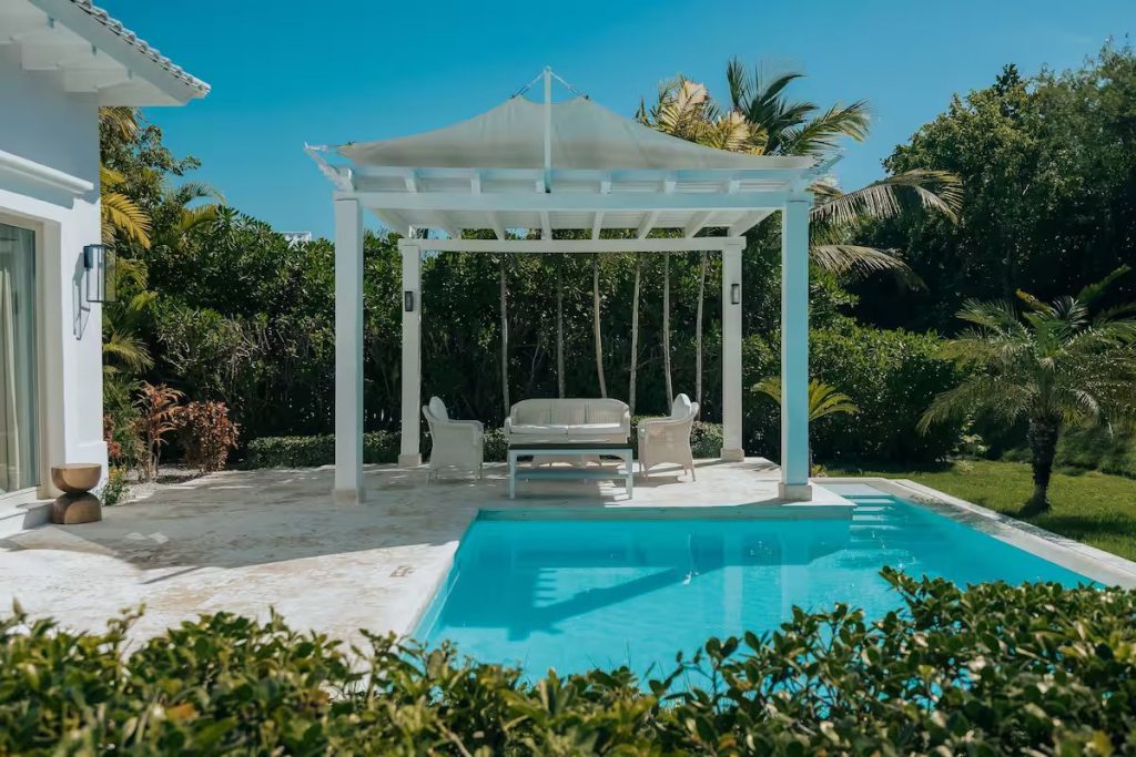 Luxury pool junior suites