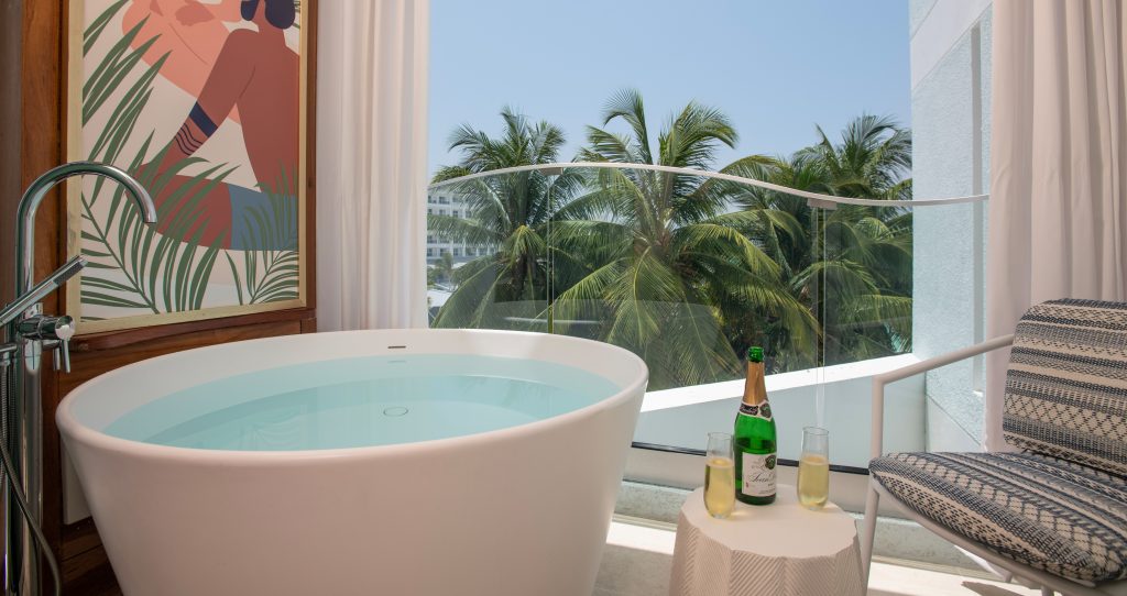 Mammee Bay Oversized Club Level Jr. Suite w/ Balcony Tranquility Soaking Tub