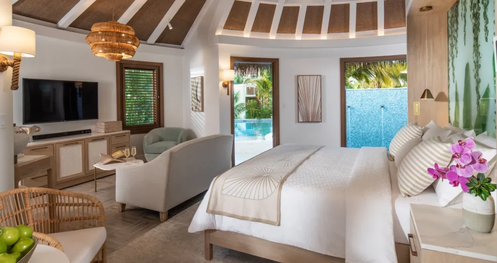 Coyaba Villa Swim-up Rondoval Butler Suite w/ Private Pool Sanctuary