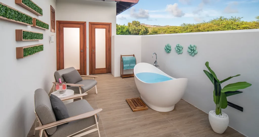 Melemele One Bedroom Butler Walkout Suite with Patio Tranquility Soaking Tub