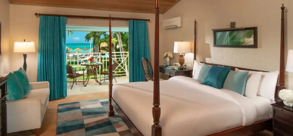 Mediterranean Walkout Club Level Suite