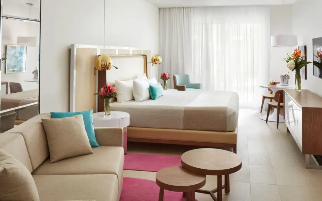 PREMIUM OCEAN VIEW SWIM-UP SUITE